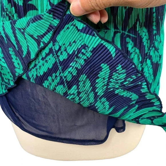 Banana Republic Pleated Racer Back Tank Tops Women Size XL Tropical Green Blue - Picture 9 of 15